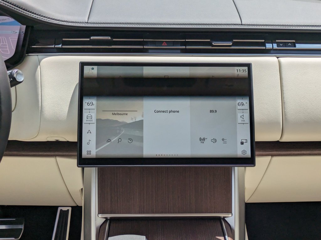 New 2026 Land Rover Range Rover SE AWD/4WD image 16