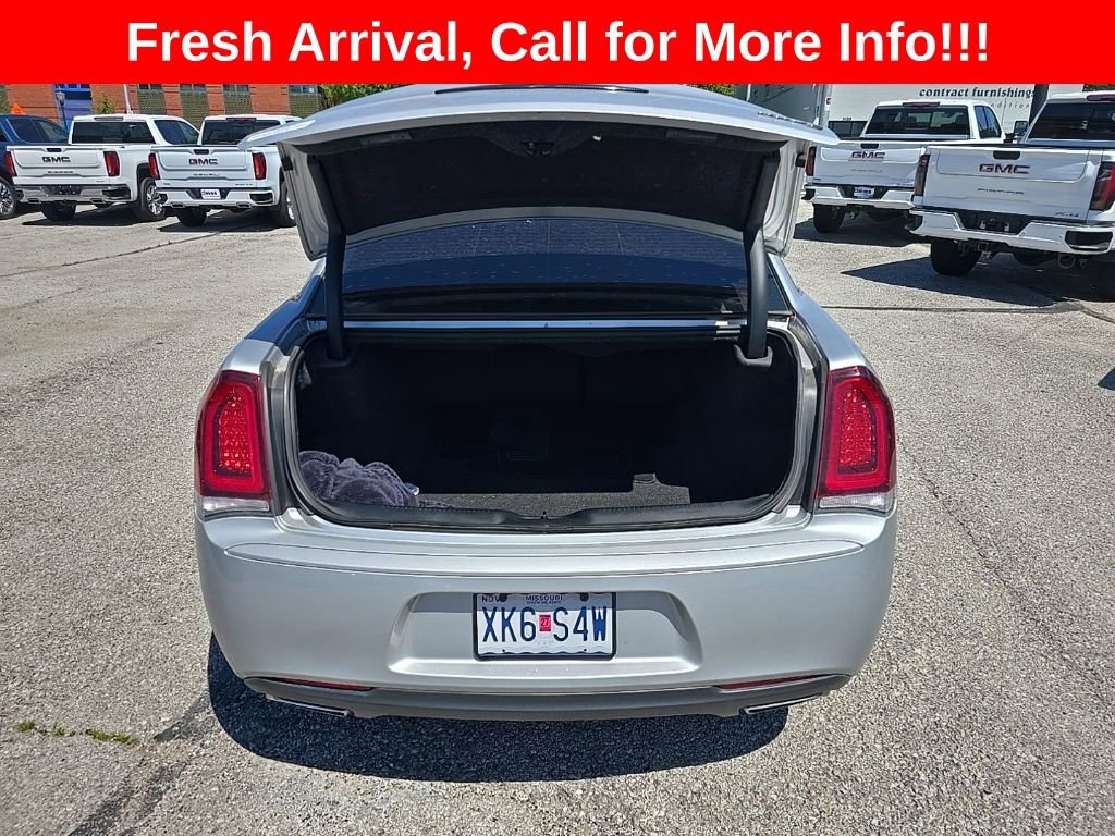 Used 2019 Chrysler 300 S RWD image 21