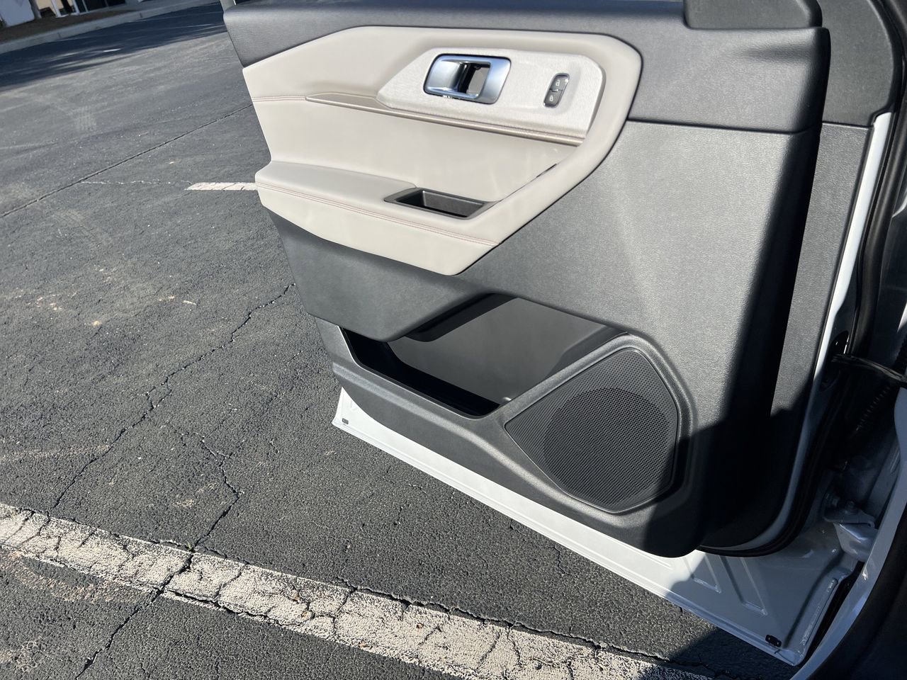 New 2026 Ford Explorer Active w/ Active Comfort Package image 14