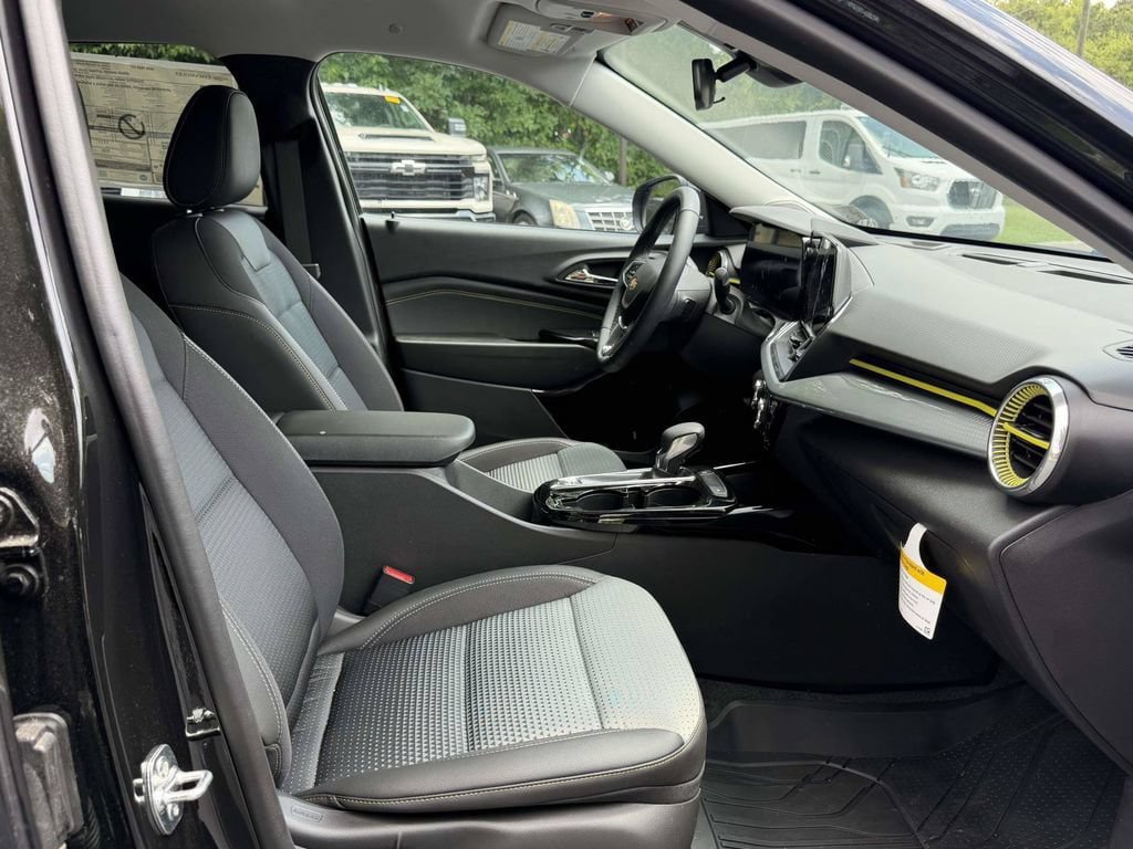 New 2026 Chevrolet Trax LT w/ Driver Confidence Package FWD image 12