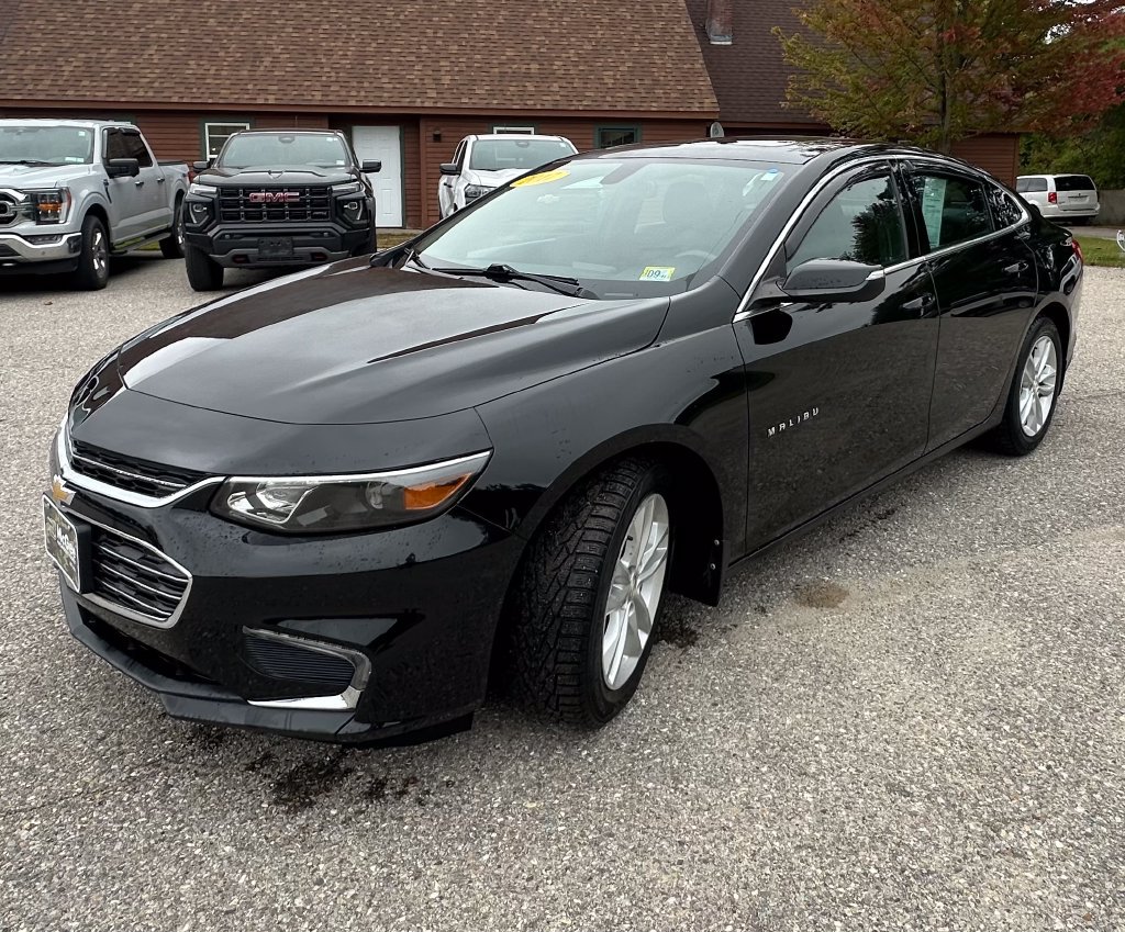 Used 2017 Chevrolet Malibu LT FWD image 1