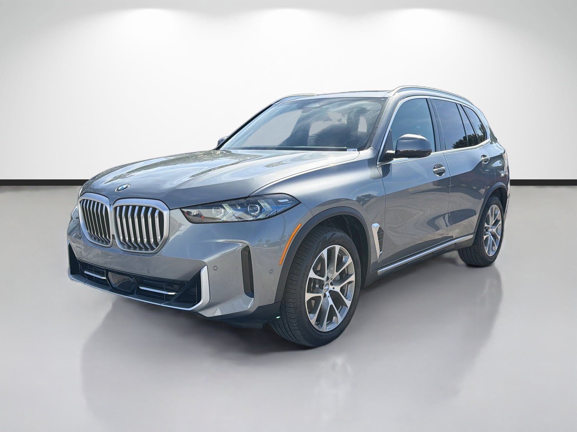 Used 2026 BMW X5 xDrive40i w/ Parking Assistance Package AWD/4WD image 7