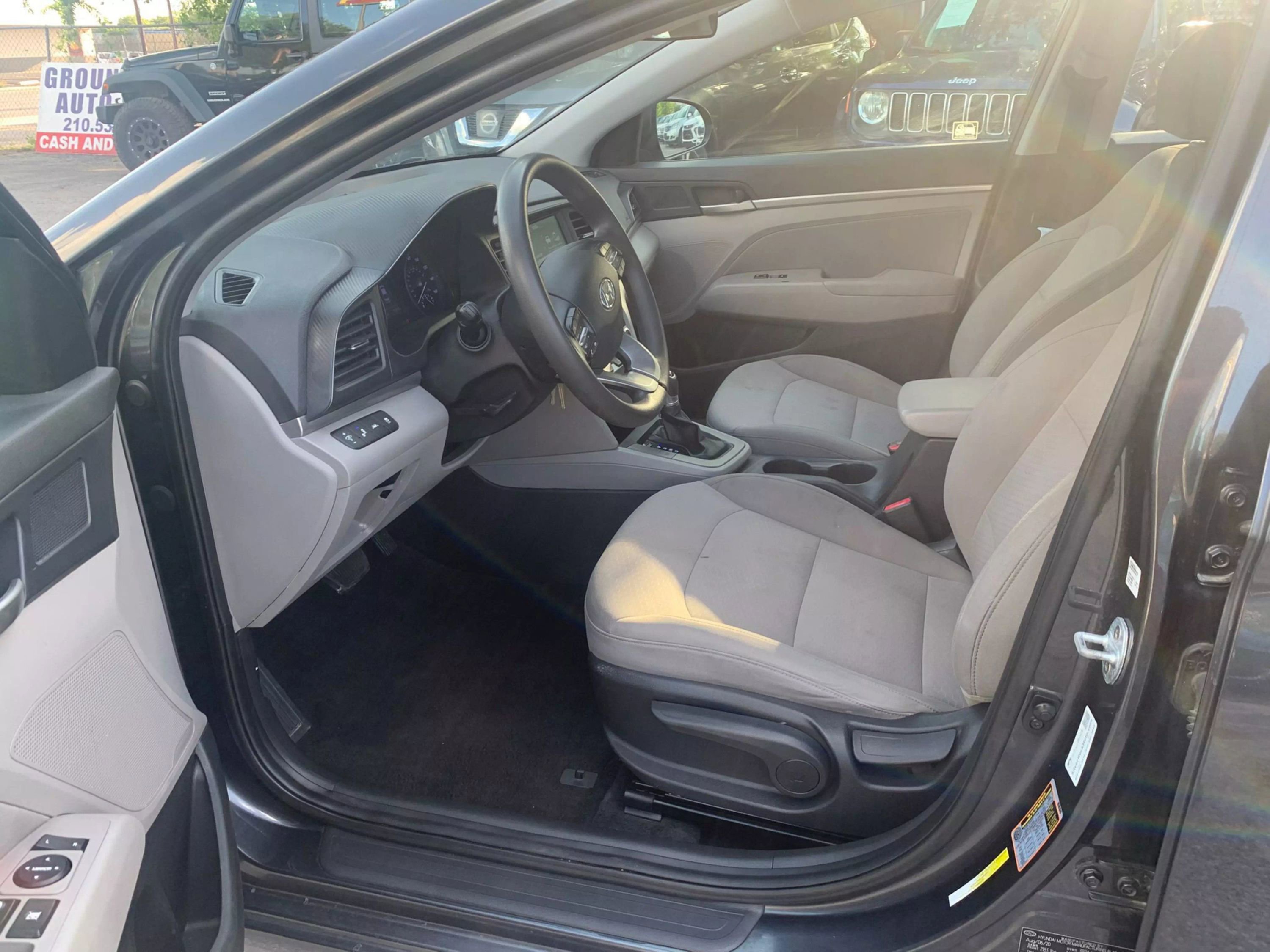 Used 2020 Hyundai Elantra SEL image 8