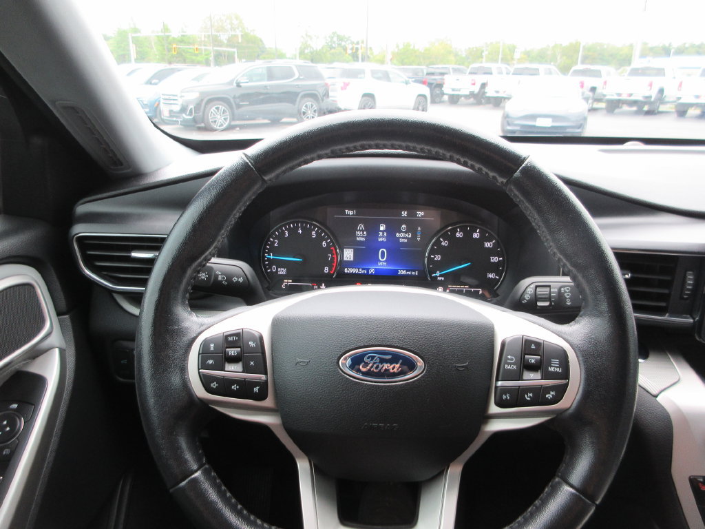 Used 2021 Ford Explorer XLT w/ Equipment Group 202A AWD/4WD image 32