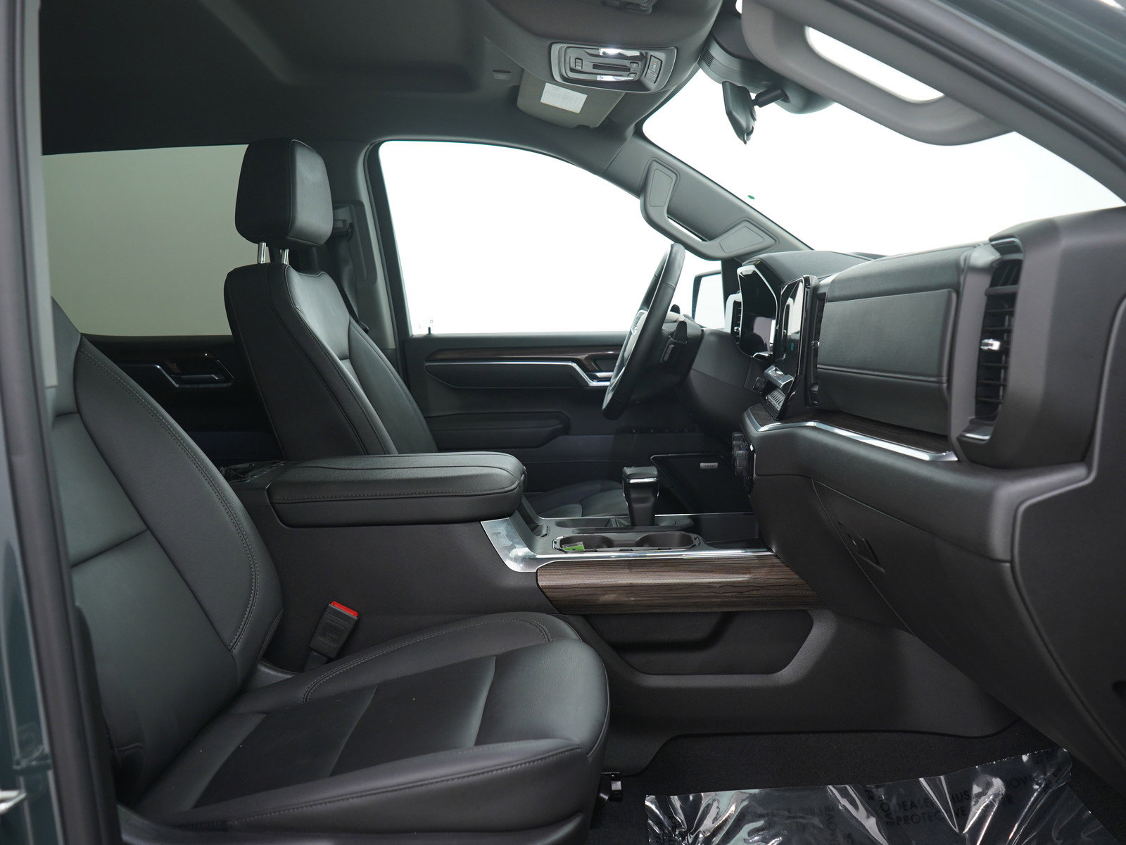 Used 2025 Chevrolet Silverado 1500 LT Trail Boss w/ LT Trail Boss Premium Package image 13