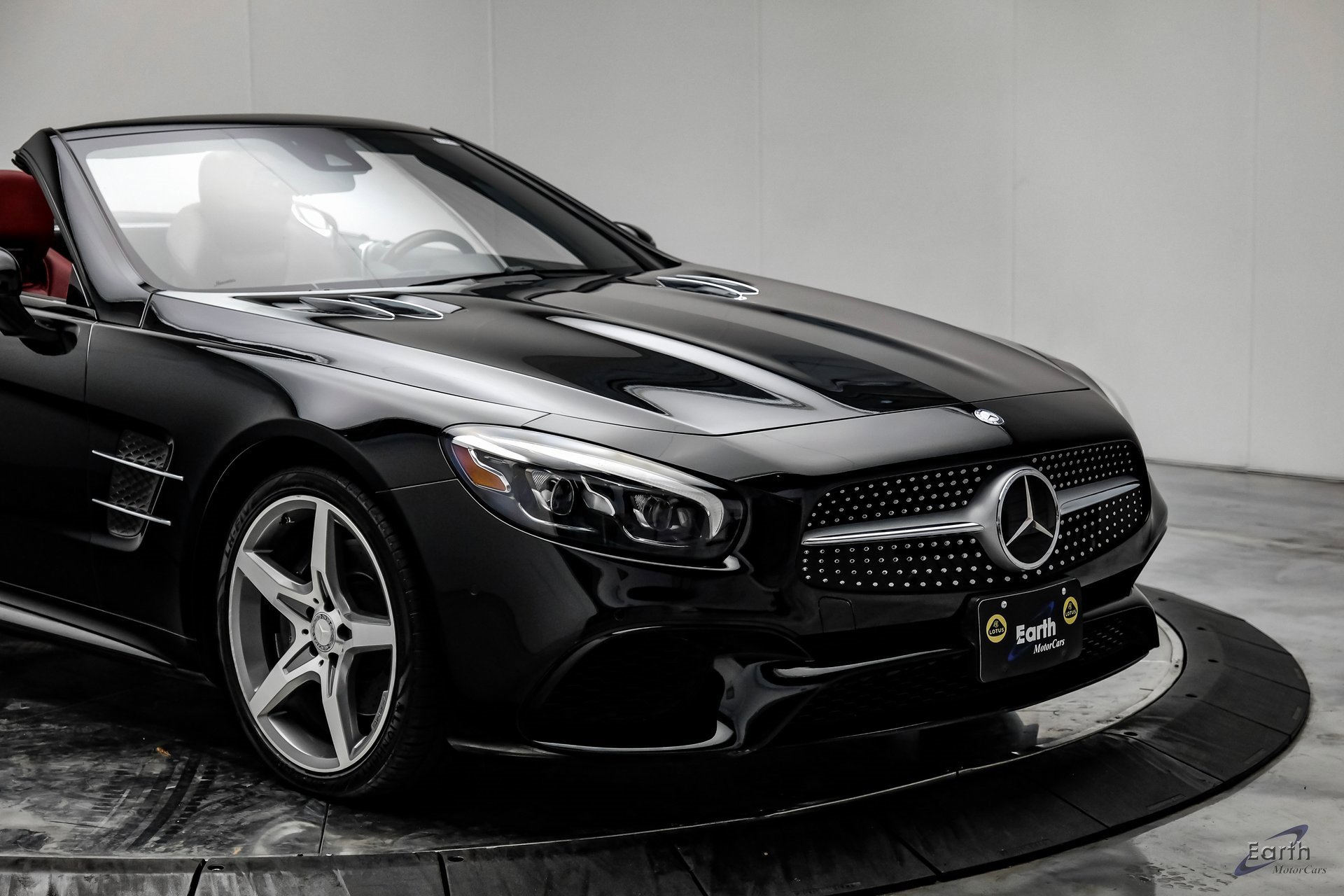 Used 2017 Mercedes-Benz SL 550 image 29