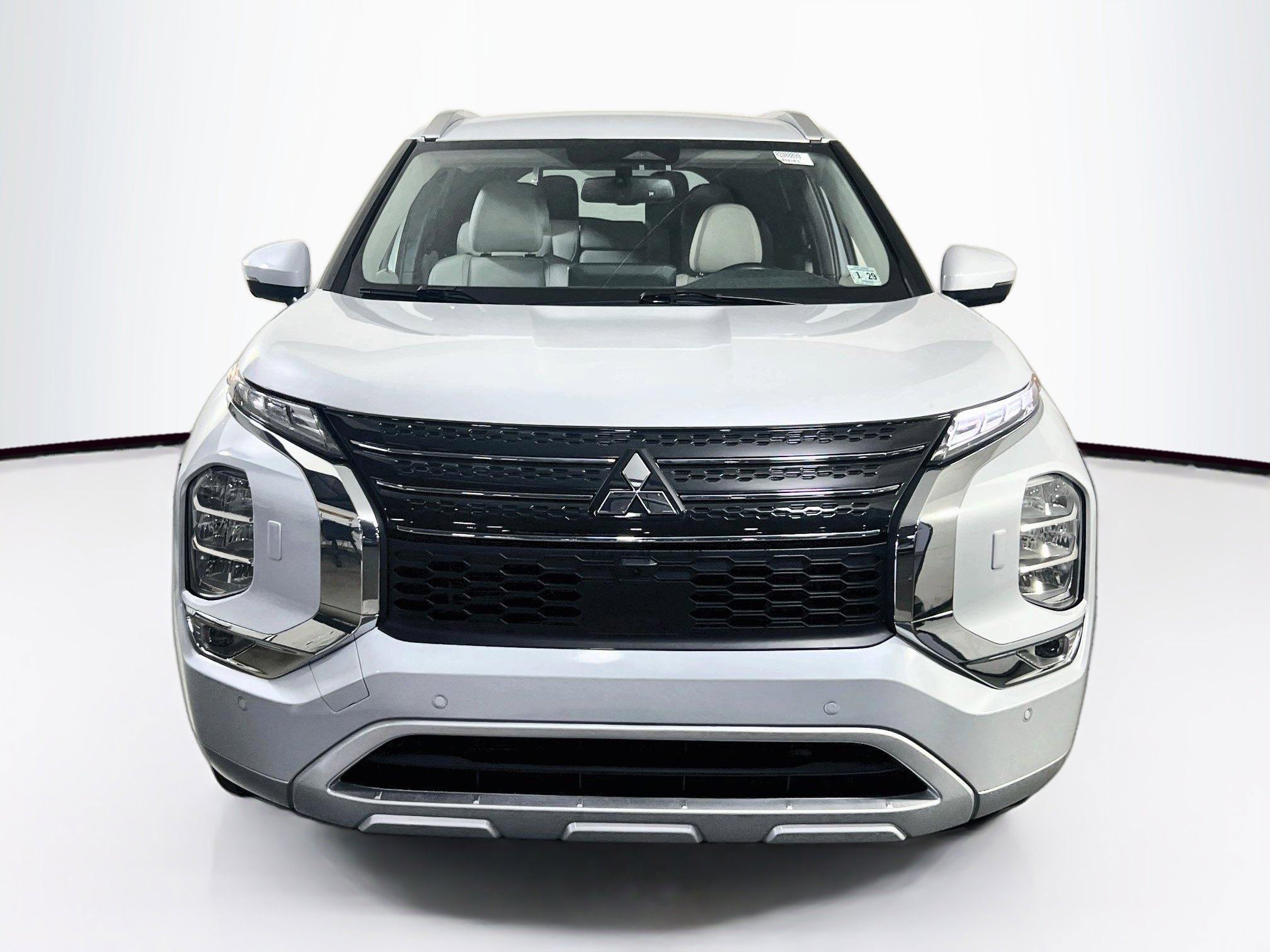 Used 2024 Mitsubishi Outlander SEL image 2