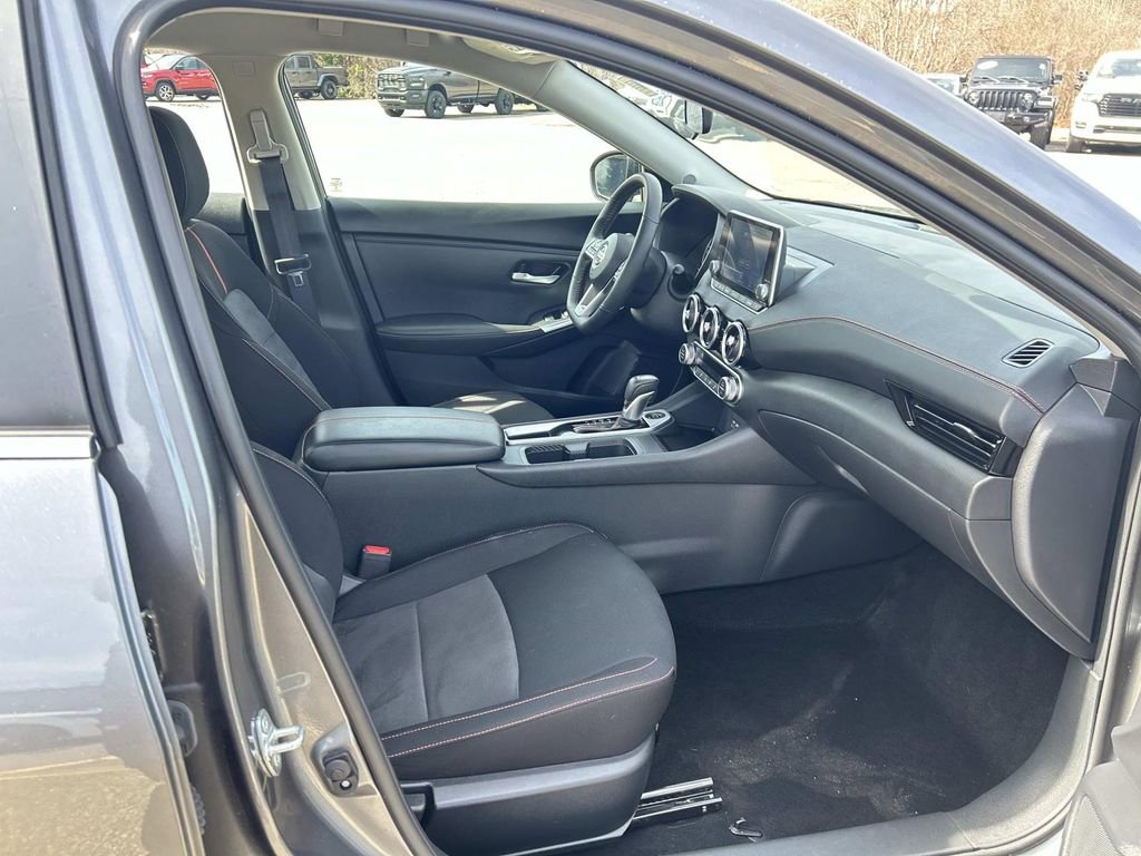 Certified 2023 Nissan Sentra SR FWD image 18
