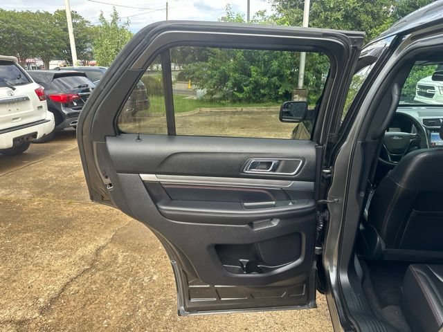 Used 2018 Ford Explorer Sport AWD/4WD image 35