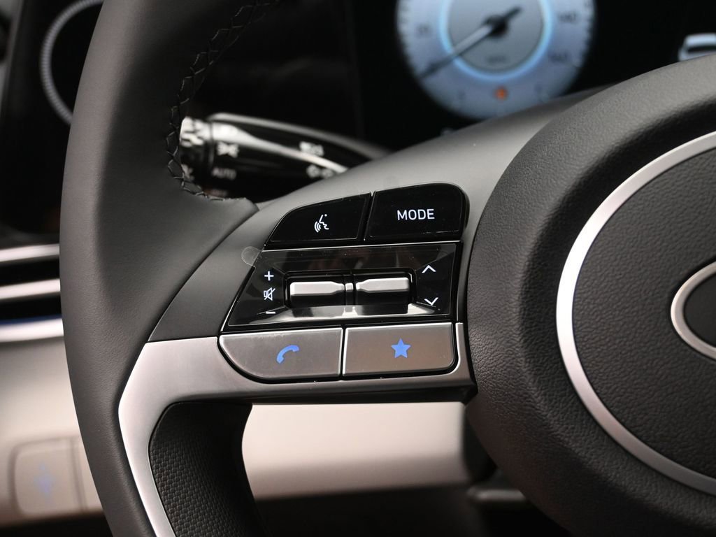 New 2025 Hyundai Elantra Limited image 14