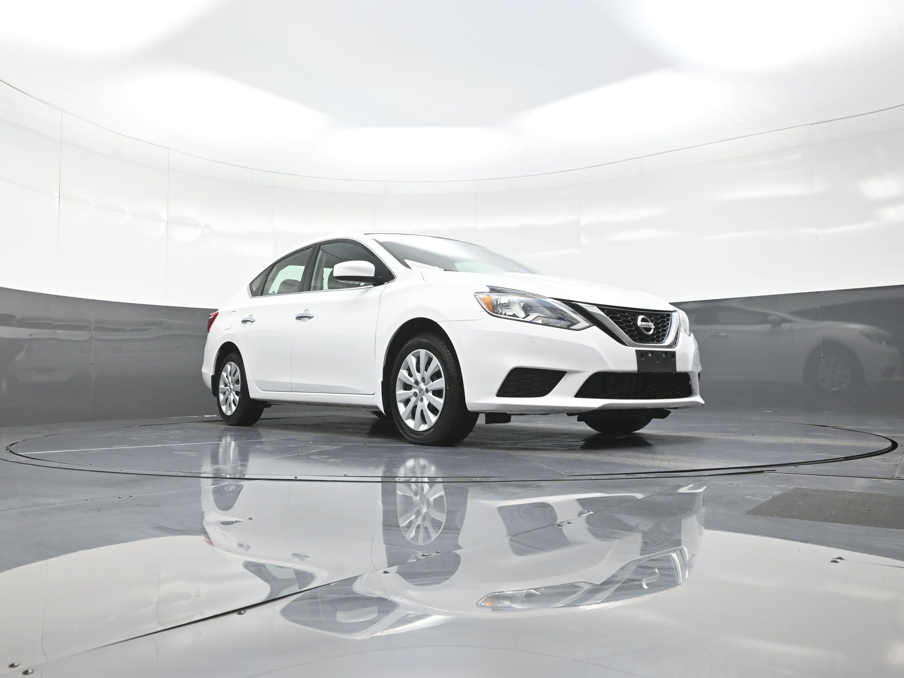 Used 2017 Nissan Sentra S image 9
