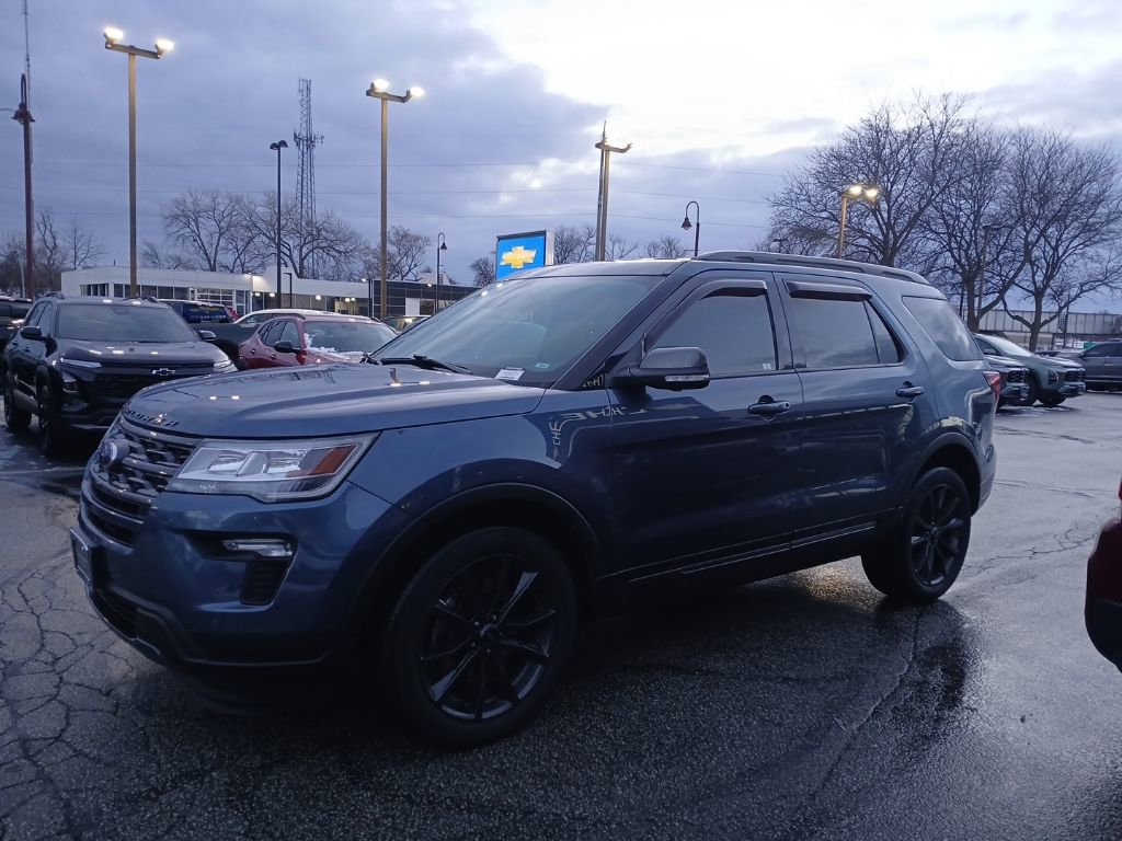 Used 2019 Ford Explorer XLT w/ XLT Sport Appearance Package image 6