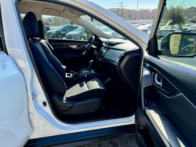 Used 2019 Nissan Rogue SV w/ Premium Package image 21