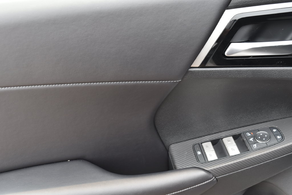 New 2026 Mitsubishi Outlander SE FWD image 9