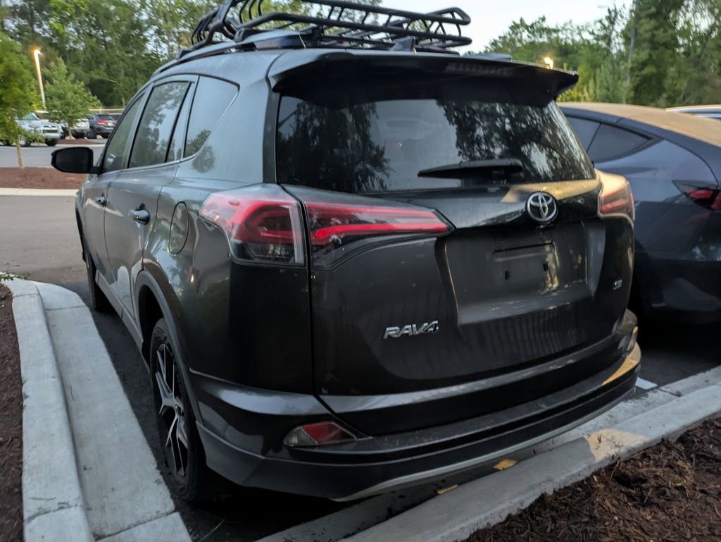 Used 2018 Toyota RAV4 SE w/ Power Extra Value Package FWD image 5