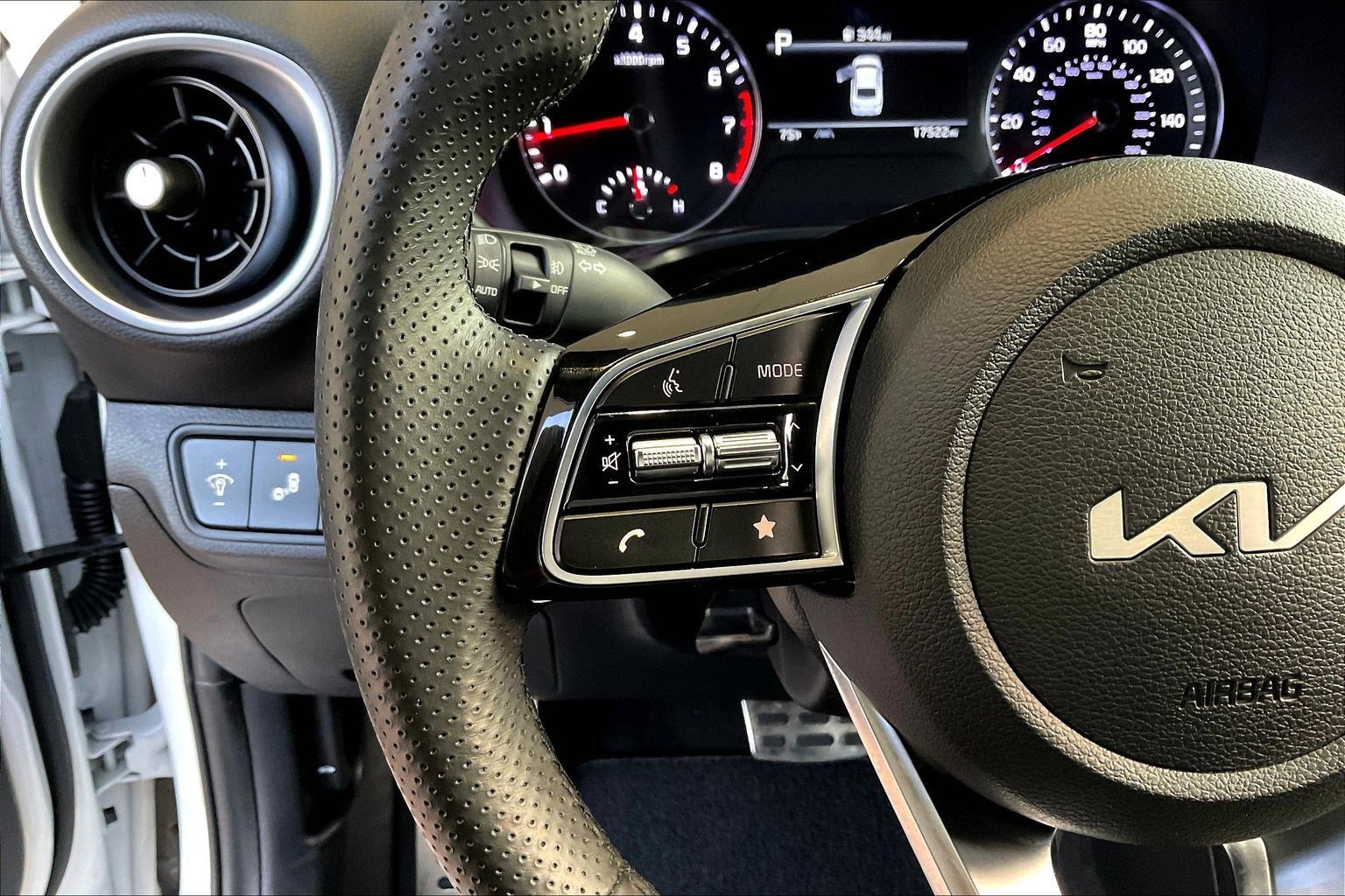 Used 2023 Kia Forte GT-Line w/ GT-Line Premium Package image 11