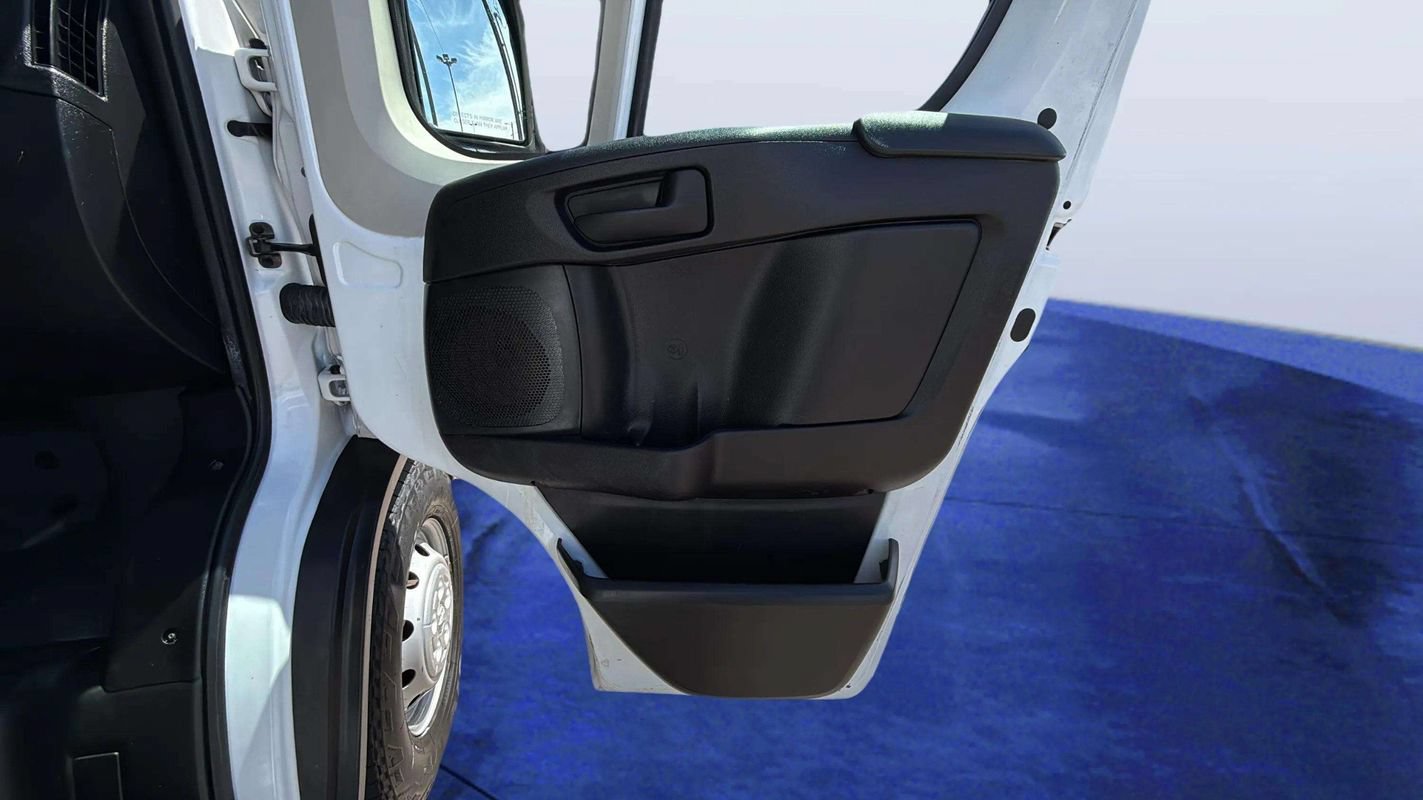 Used 2019 RAM ProMaster 2500 w/ Premium Appearance Group FWD image 16