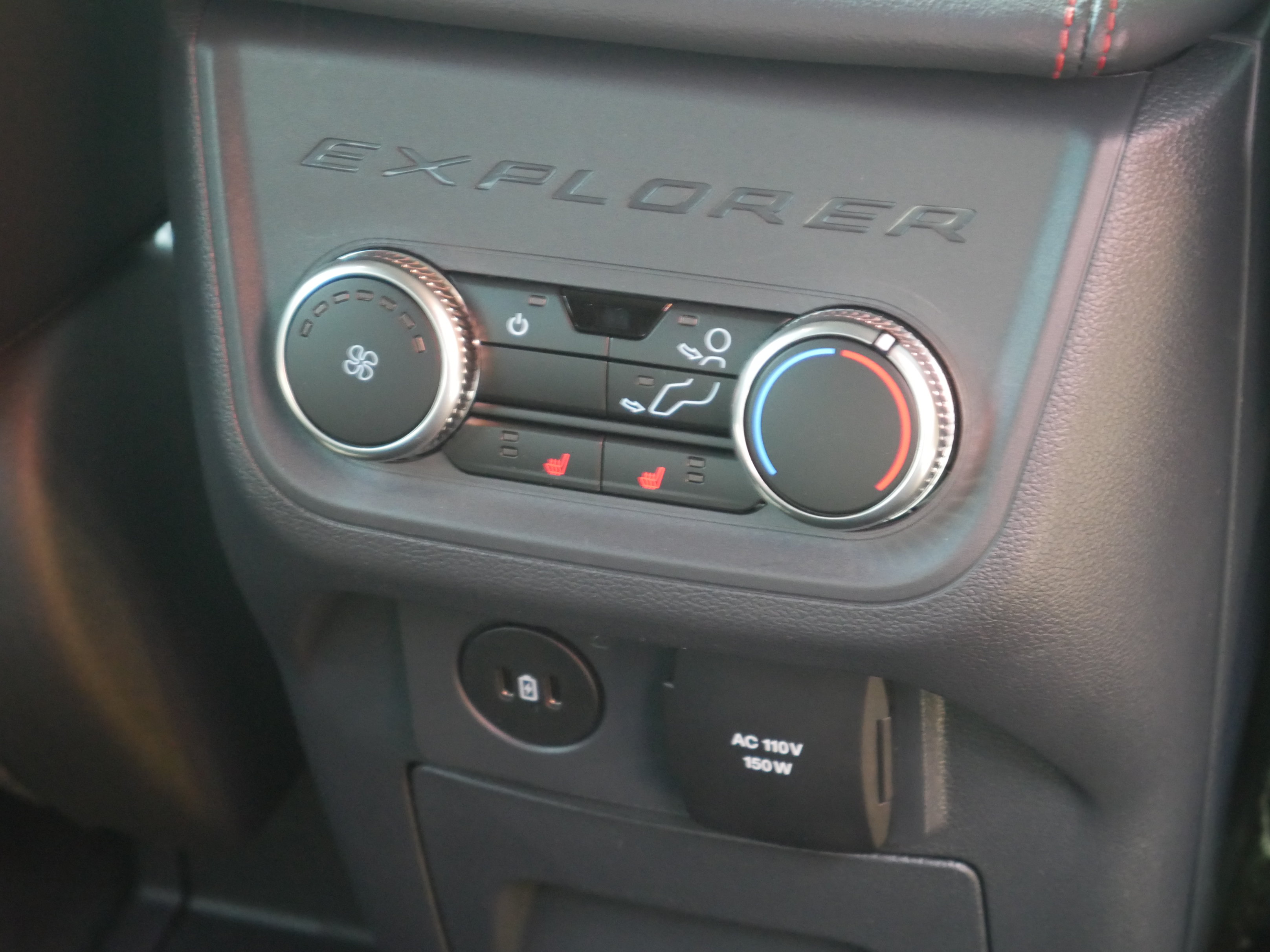 Used 2025 Ford Explorer ST-Line w/ Premium Package AWD/4WD image 34
