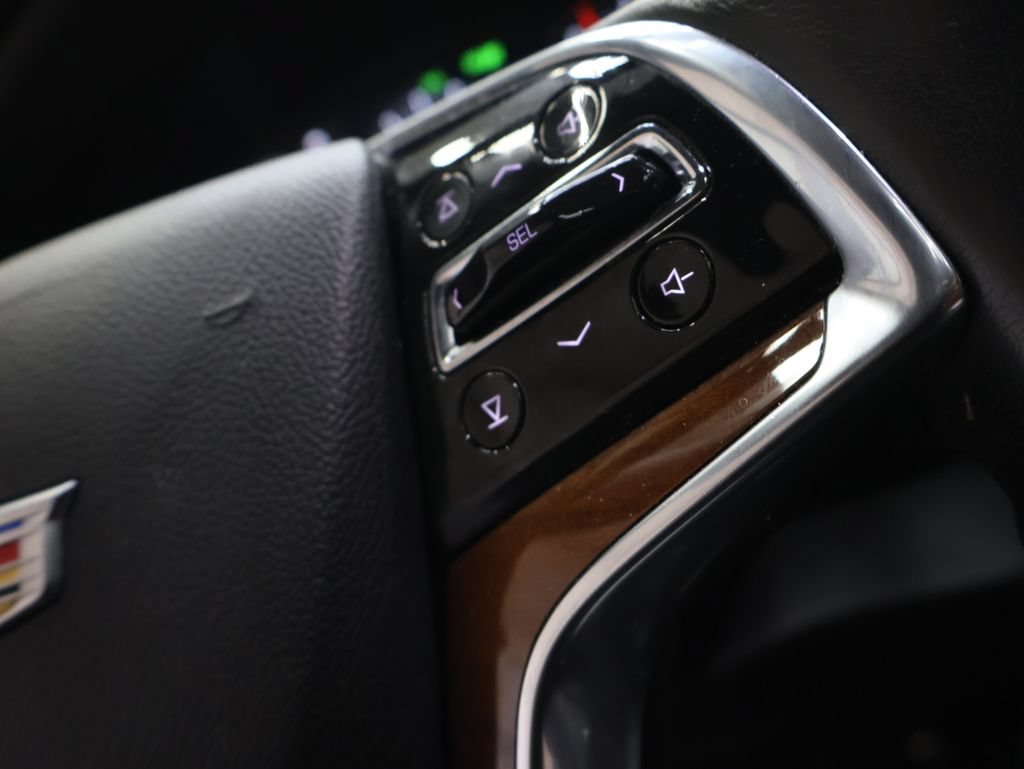 Used 2020 Cadillac Escalade Luxury AWD/4WD image 23
