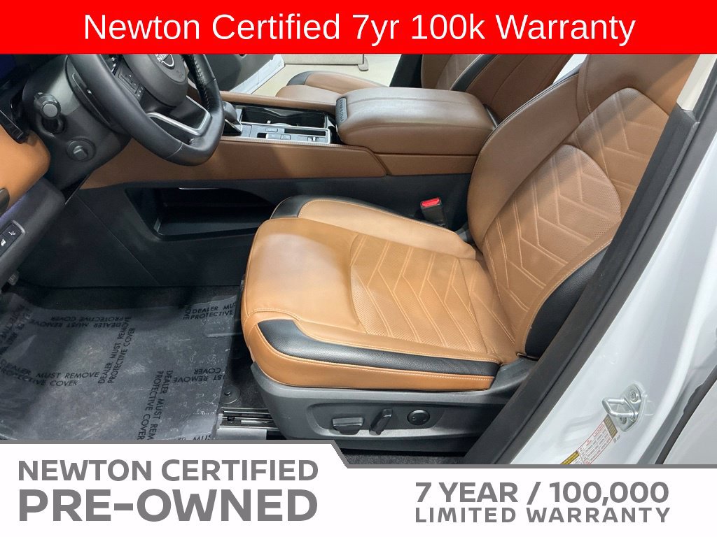 Used 2025 Nissan Pathfinder Platinum w/ Cargo Package FWD image 17