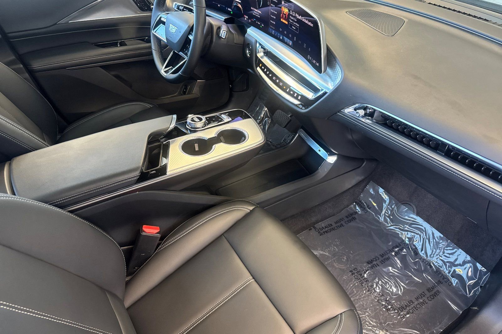 Certified 2024 Cadillac Lyriq Tech w/ Driver Assist Package AWD/4WD image 18