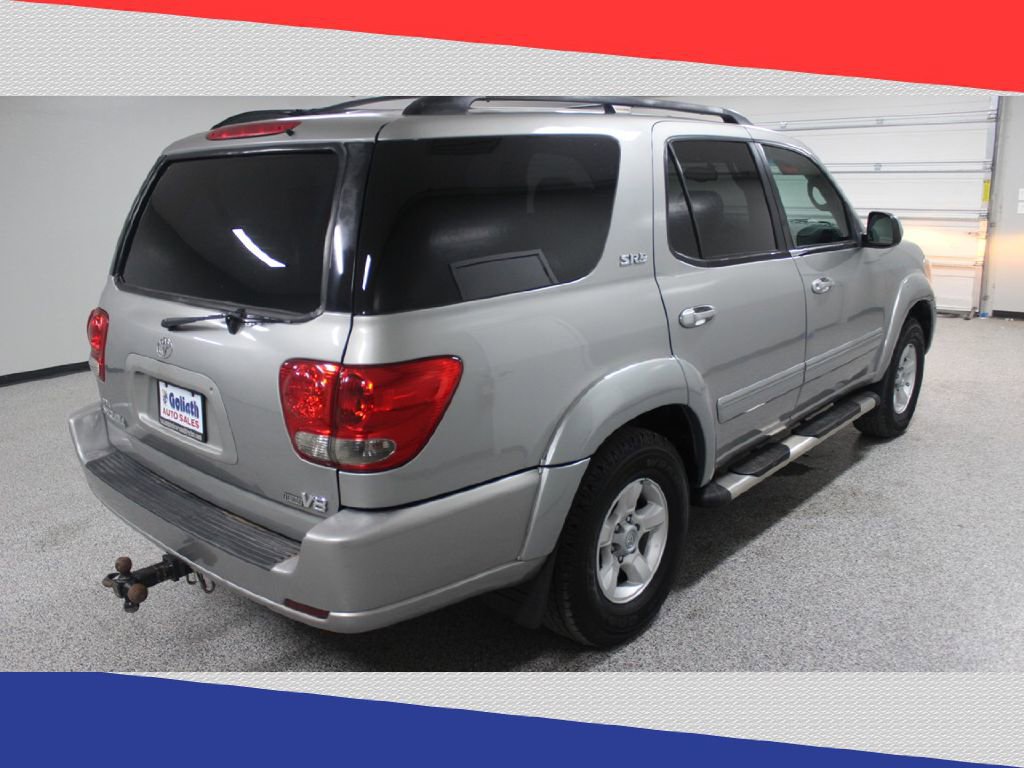 Used 2005 Toyota Sequoia SR5 image 3