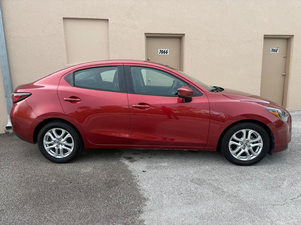 Used 2016 Scion iA FWD image 9