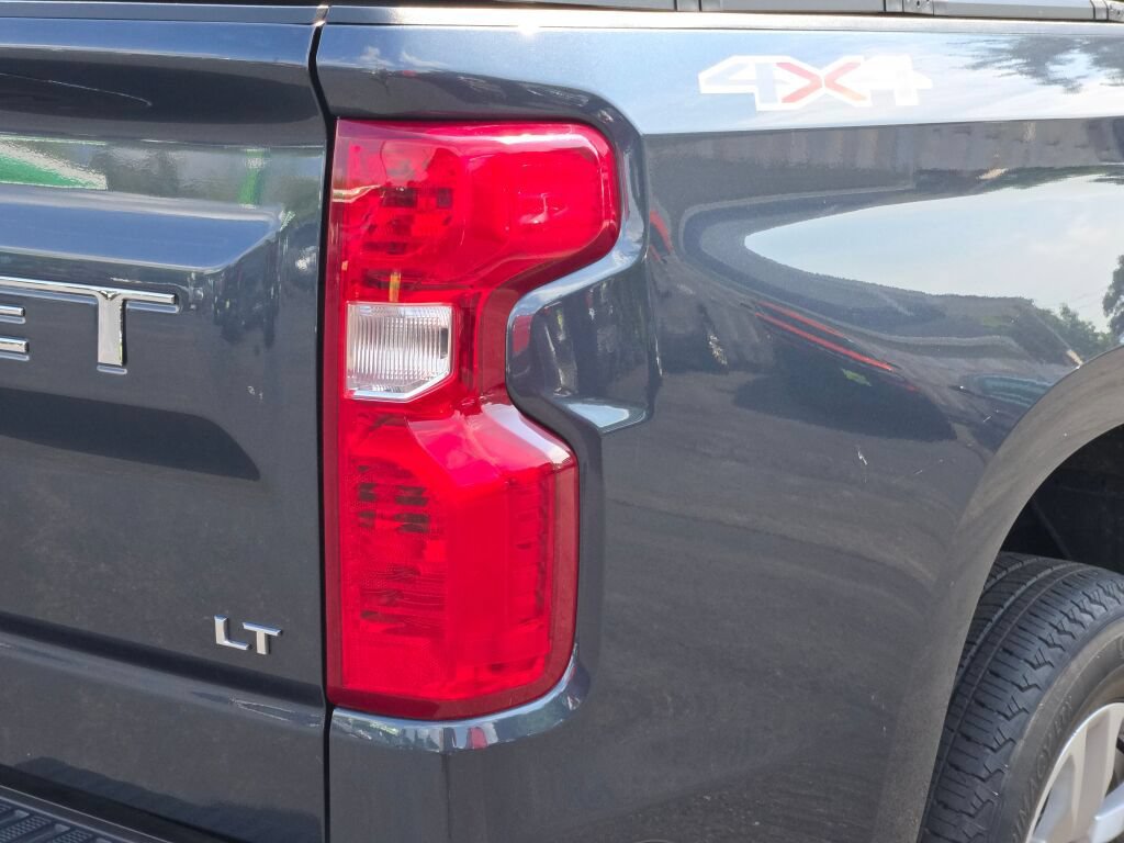 Used 2022 Chevrolet Silverado 1500 LT AWD/4WD image 14