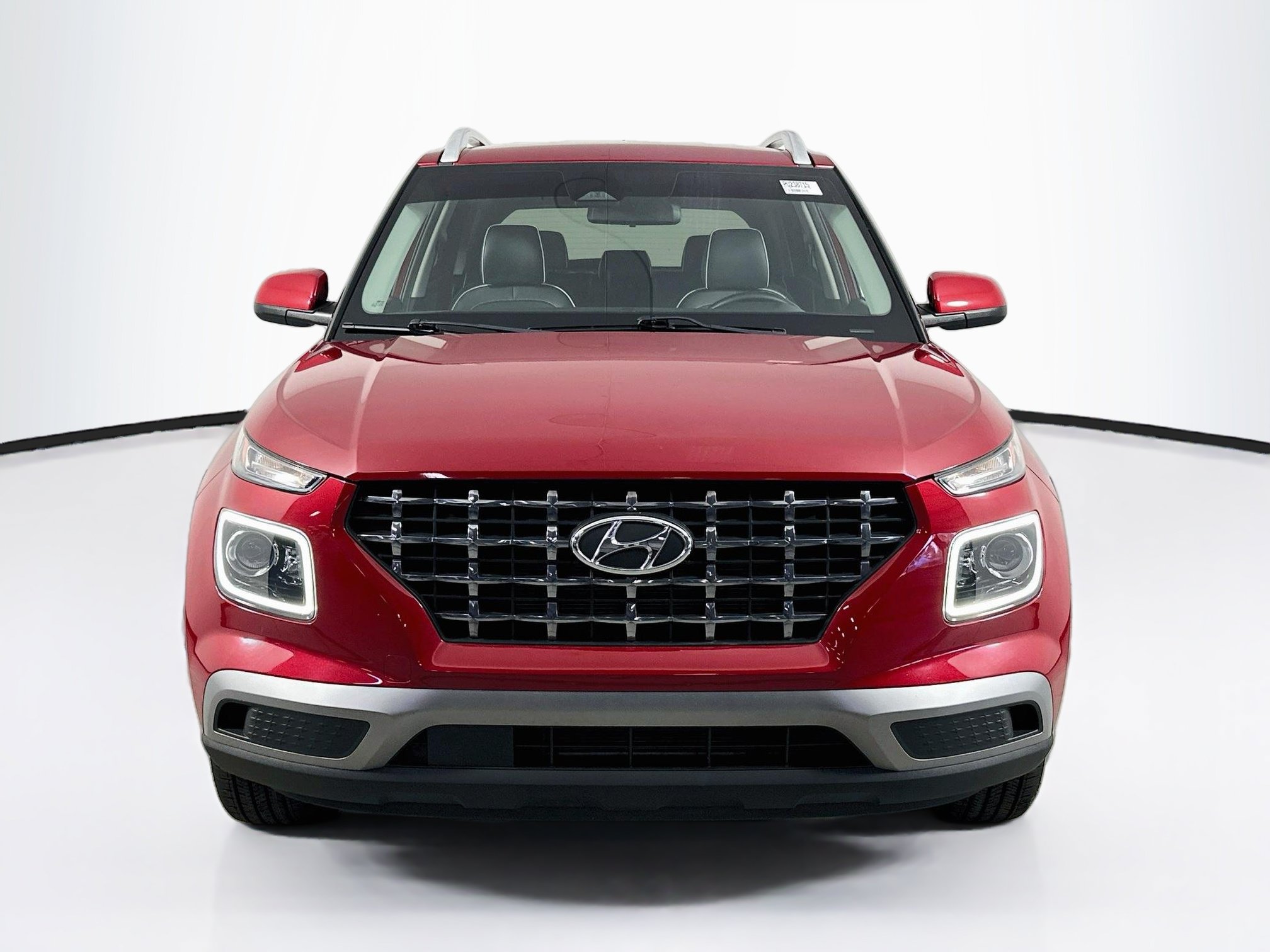 Used 2023 Hyundai Venue Limited w/ Cargo Package FWD image 2