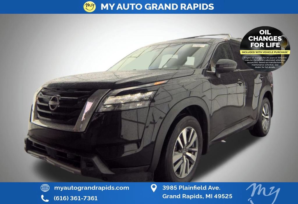 Used 2025 Nissan Pathfinder SL AWD/4WD image 43