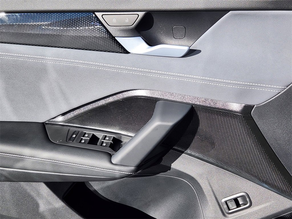 New 2026 Volkswagen Tiguan SE R-Line image 12