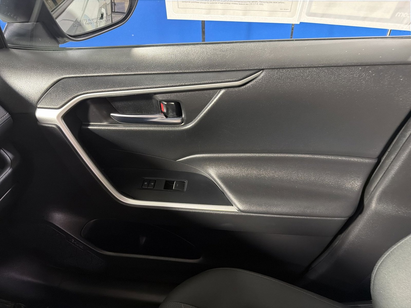Used 2022 Toyota RAV4 XLE AWD/4WD image 37