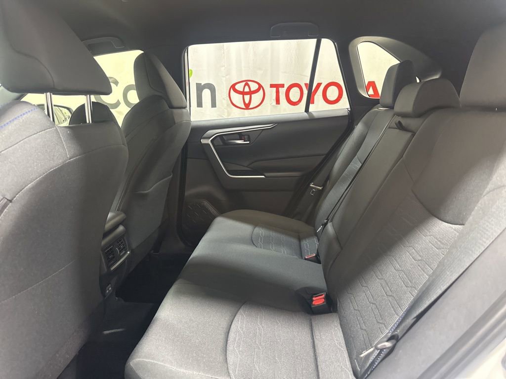 Used 2025 Toyota RAV4 SE image 19