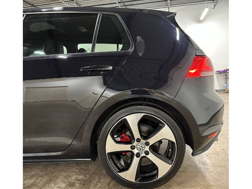Used 2016 Volkswagen GTI SE FWD image 10