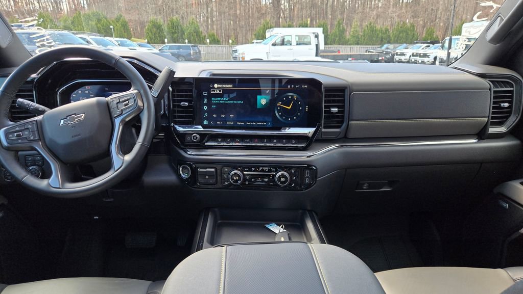 Used 2024 Chevrolet Silverado 2500 ZR2 w/ Technology Package image 24