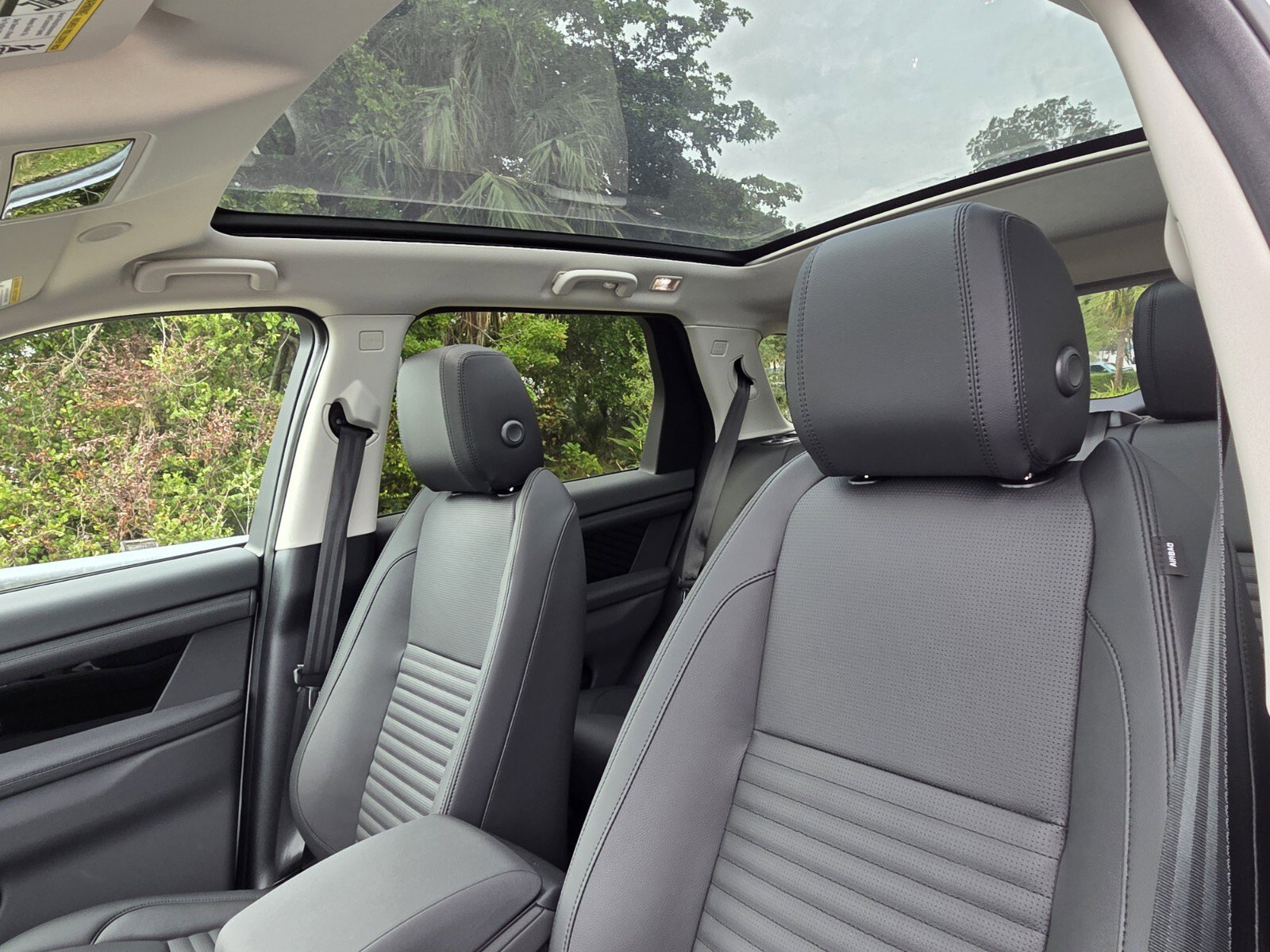 New 2025 Land Rover Discovery Sport S AWD/4WD image 19