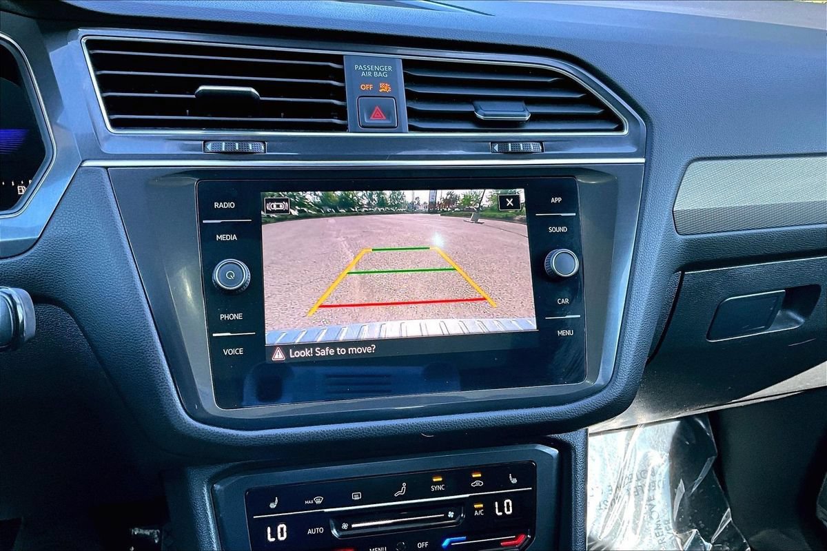 Used 2023 Volkswagen Tiguan SE w/ Panoramic Sunroof Package AWD/4WD image 27