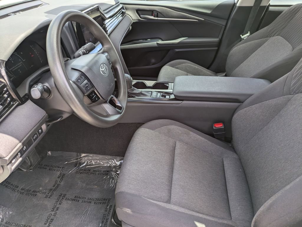 Used 2025 Toyota Camry LE image 24
