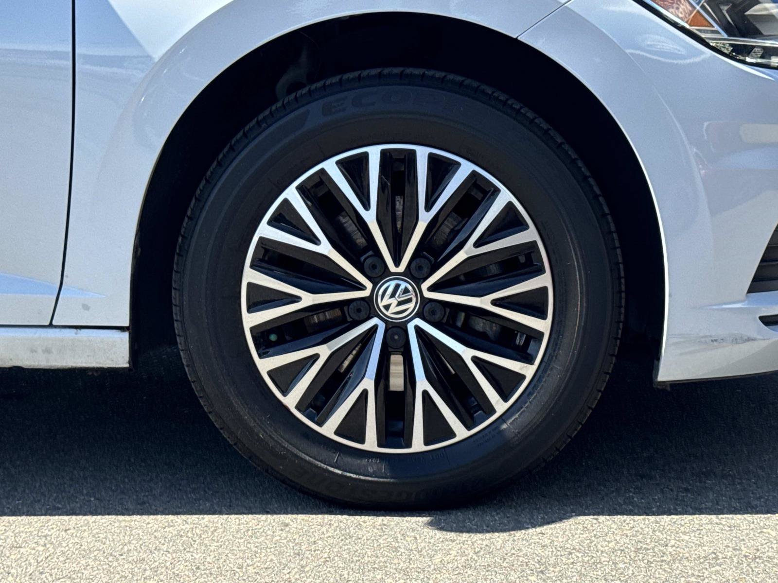 Used 2019 Volkswagen Jetta SE FWD image 33