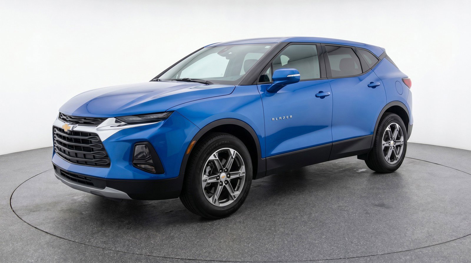 Used 2025 Chevrolet Blazer LT FWD image 3