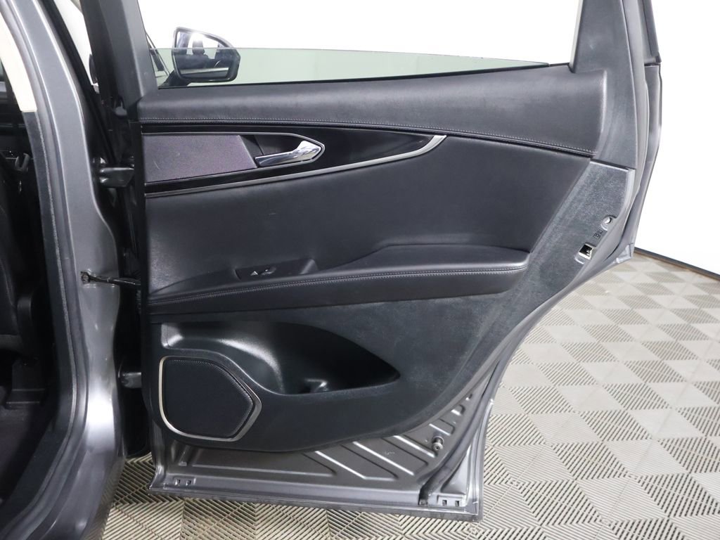 Used 2023 Lincoln Nautilus FWD w/ Premium Package image 26