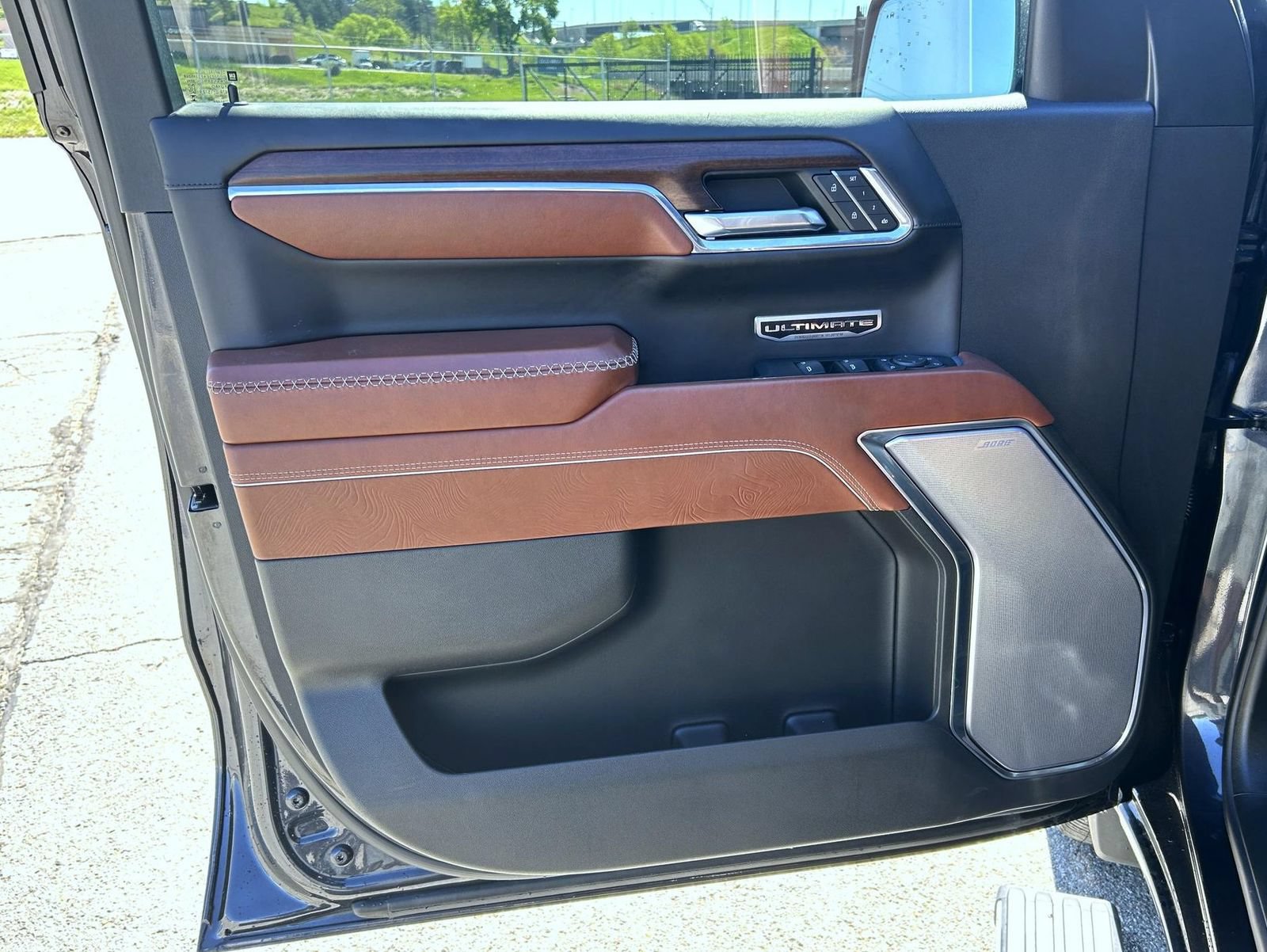 Used 2024 GMC Sierra 1500 Denali Ultimate AWD/4WD image 9
