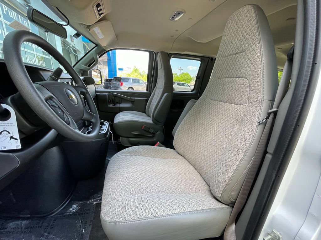 New 2026 Chevrolet Express 3500 LS RWD image 23