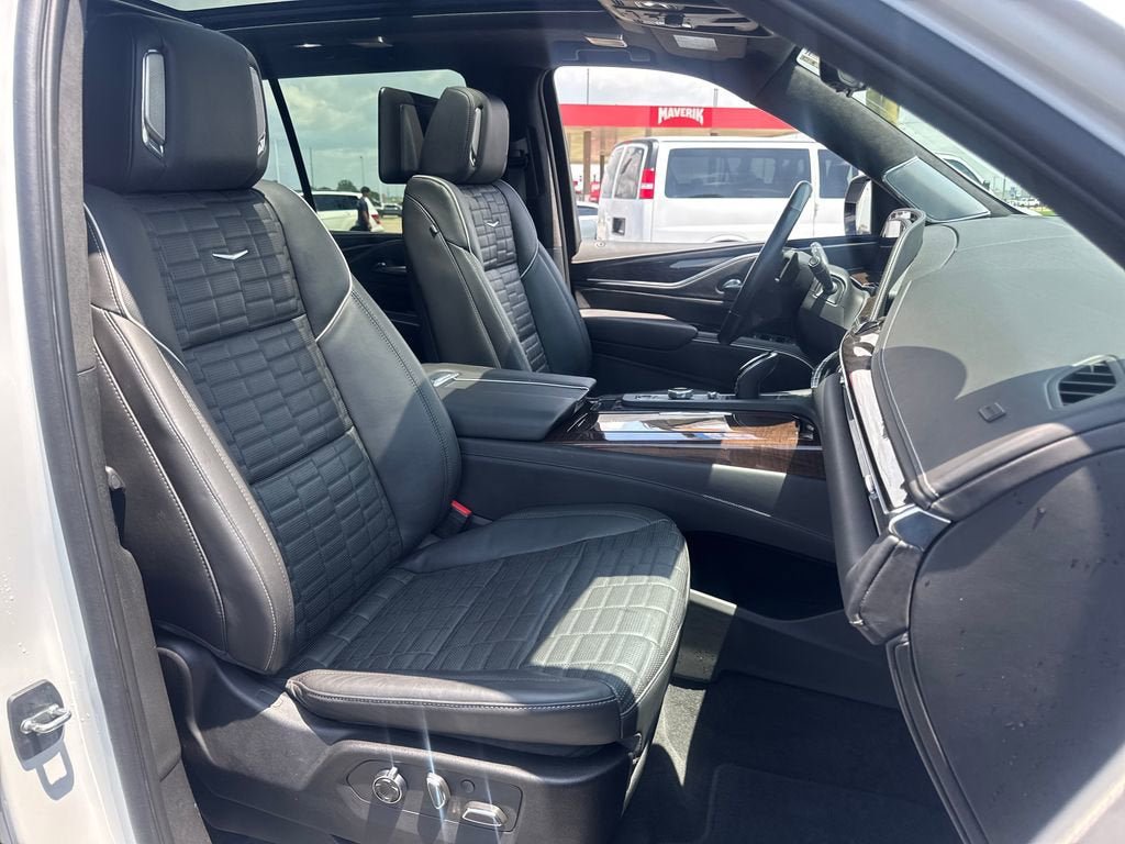 Certified 2023 Cadillac Escalade Sport Platinum w/ LPO, ONYX Package AWD/4WD image 13