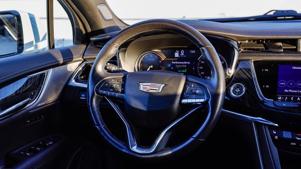 Used 2023 Cadillac XT6 Premium Luxury image 18