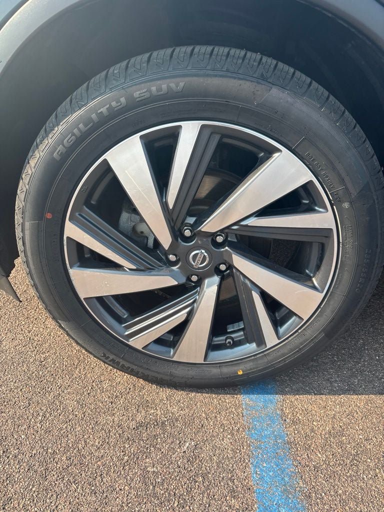 Used 2016 Nissan Murano Platinum w/ Platinum Technology Package FWD image 9