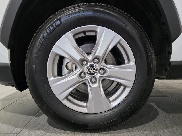 Used 2025 Toyota RAV4 XLE AWD/4WD image 22