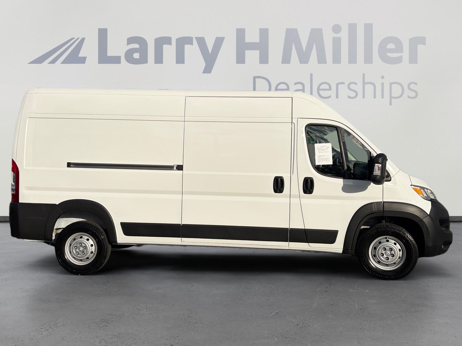 Used 2023 RAM ProMaster 2500 FWD image 6