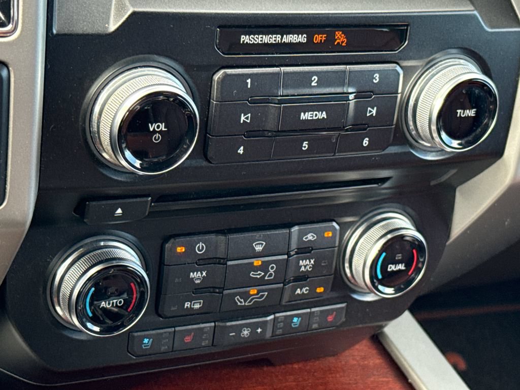 Used 2018 Ford F150 King Ranch w/ Equipment Group 601A Luxury AWD/4WD image 23