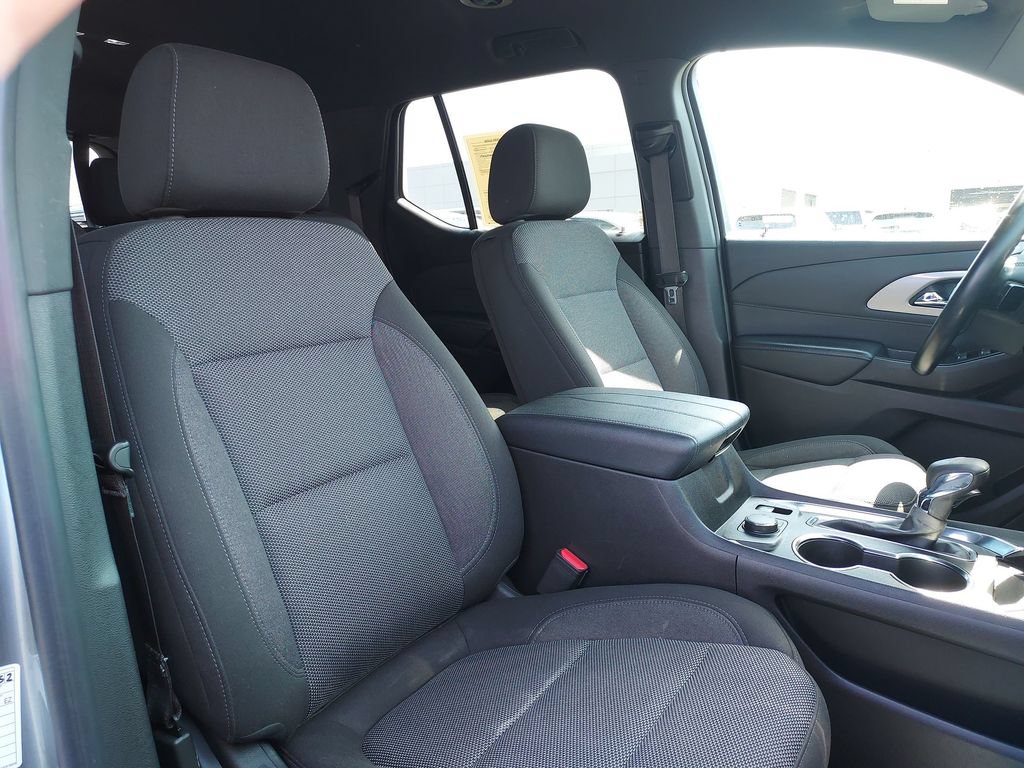 Used 2023 Chevrolet Traverse LT FWD image 30